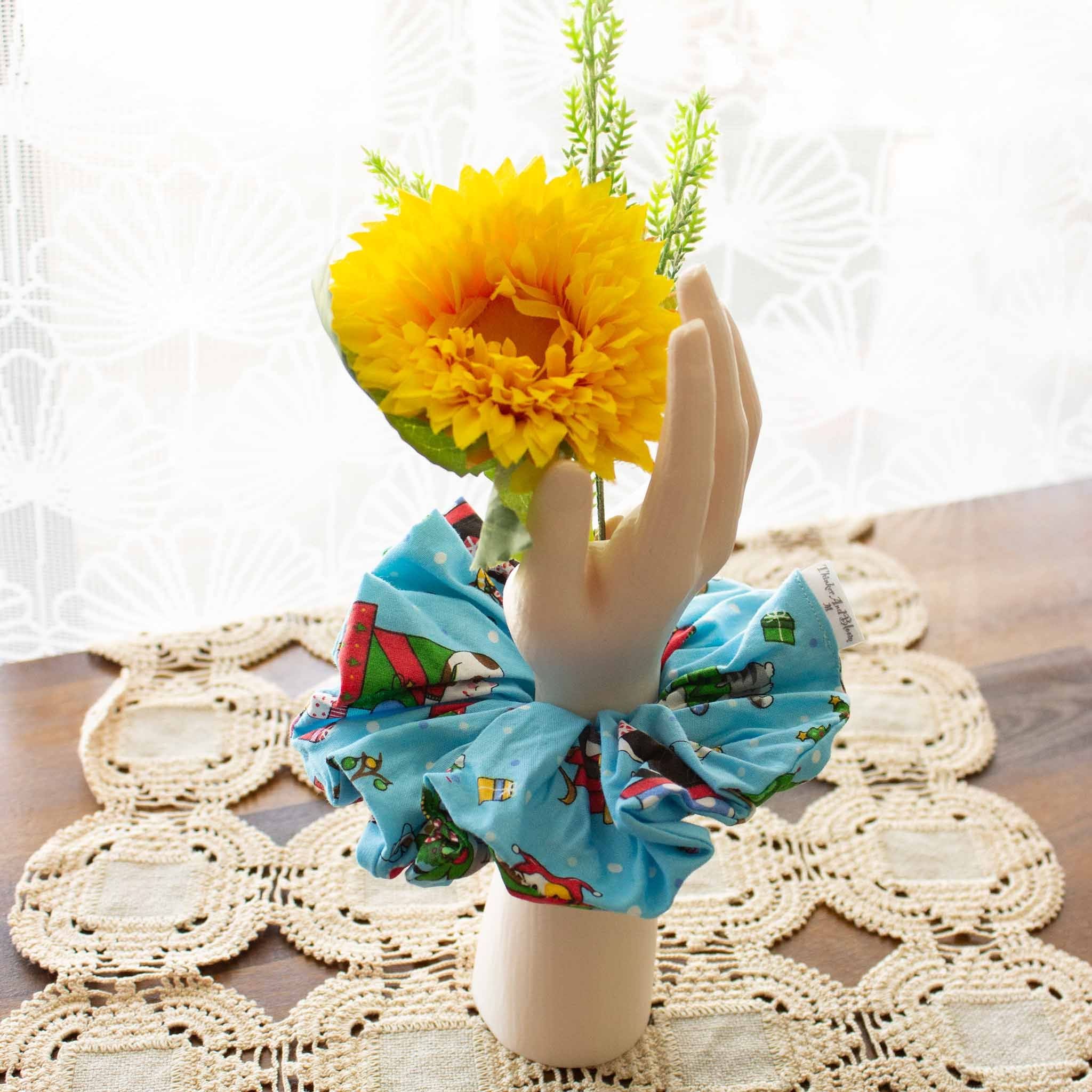 Purr-fectly Festive Scrunchie