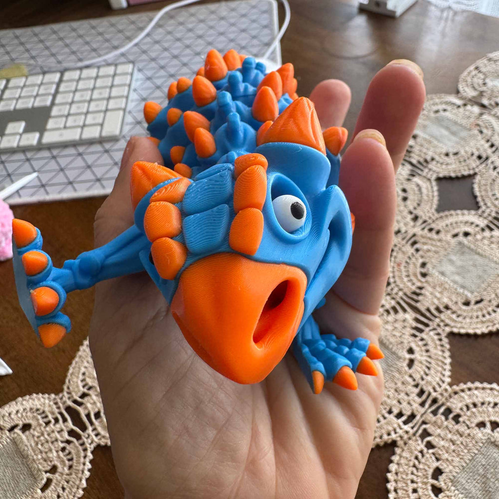 Tanky the Ankylosaurus – Dino Defender!