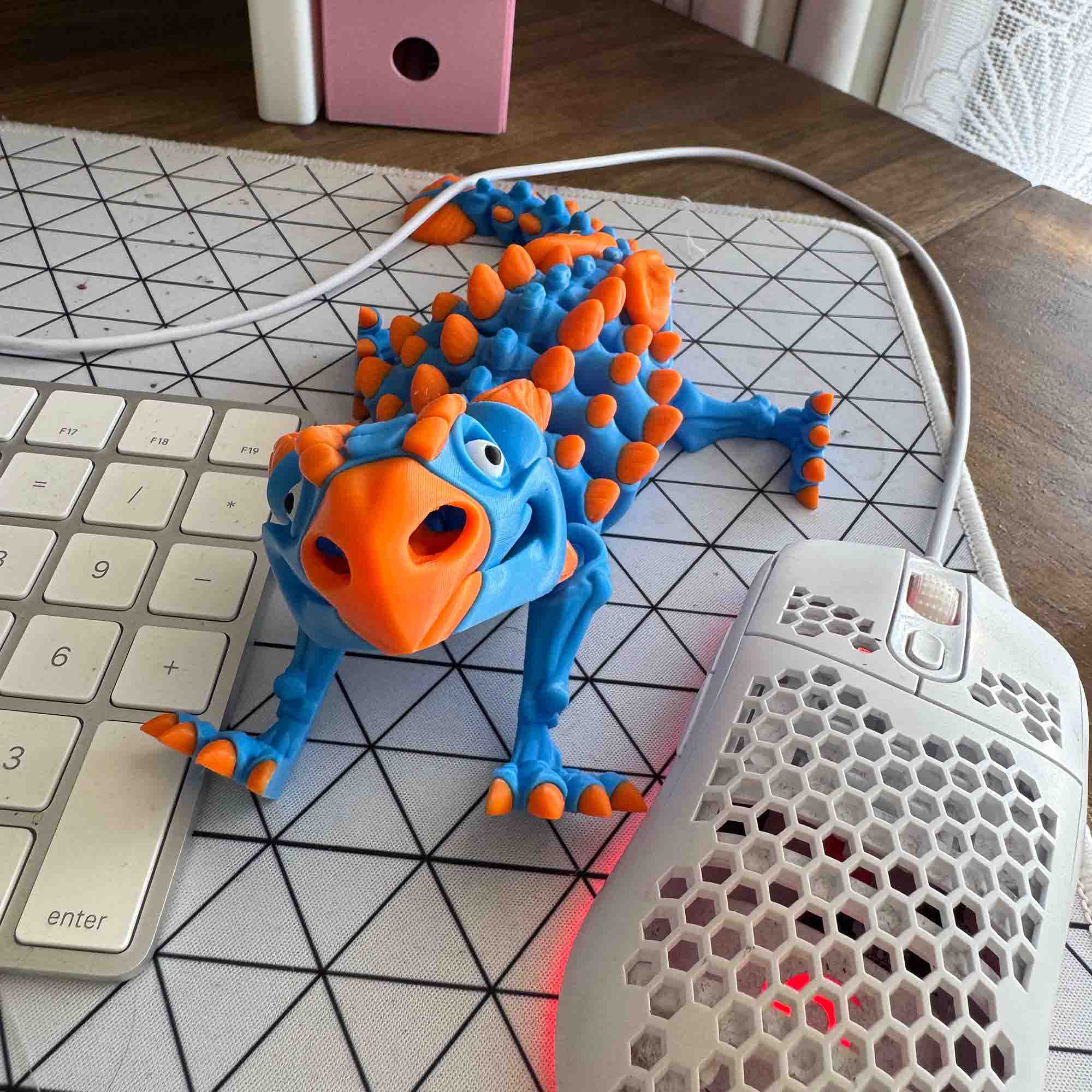 Tanky the Ankylosaurus – Dino Defender!