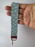 Daisy Daydream Wristlet Keychain