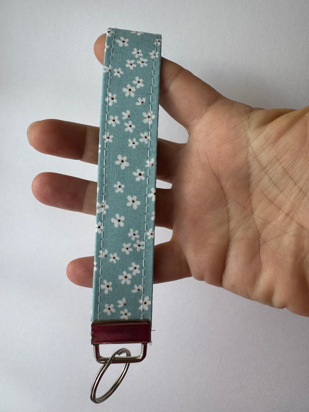 Daisy Daydream Wristlet Keychain