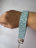 Daisy Daydream Wristlet Keychain