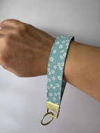 Daisy Daydream Wristlet Keychain