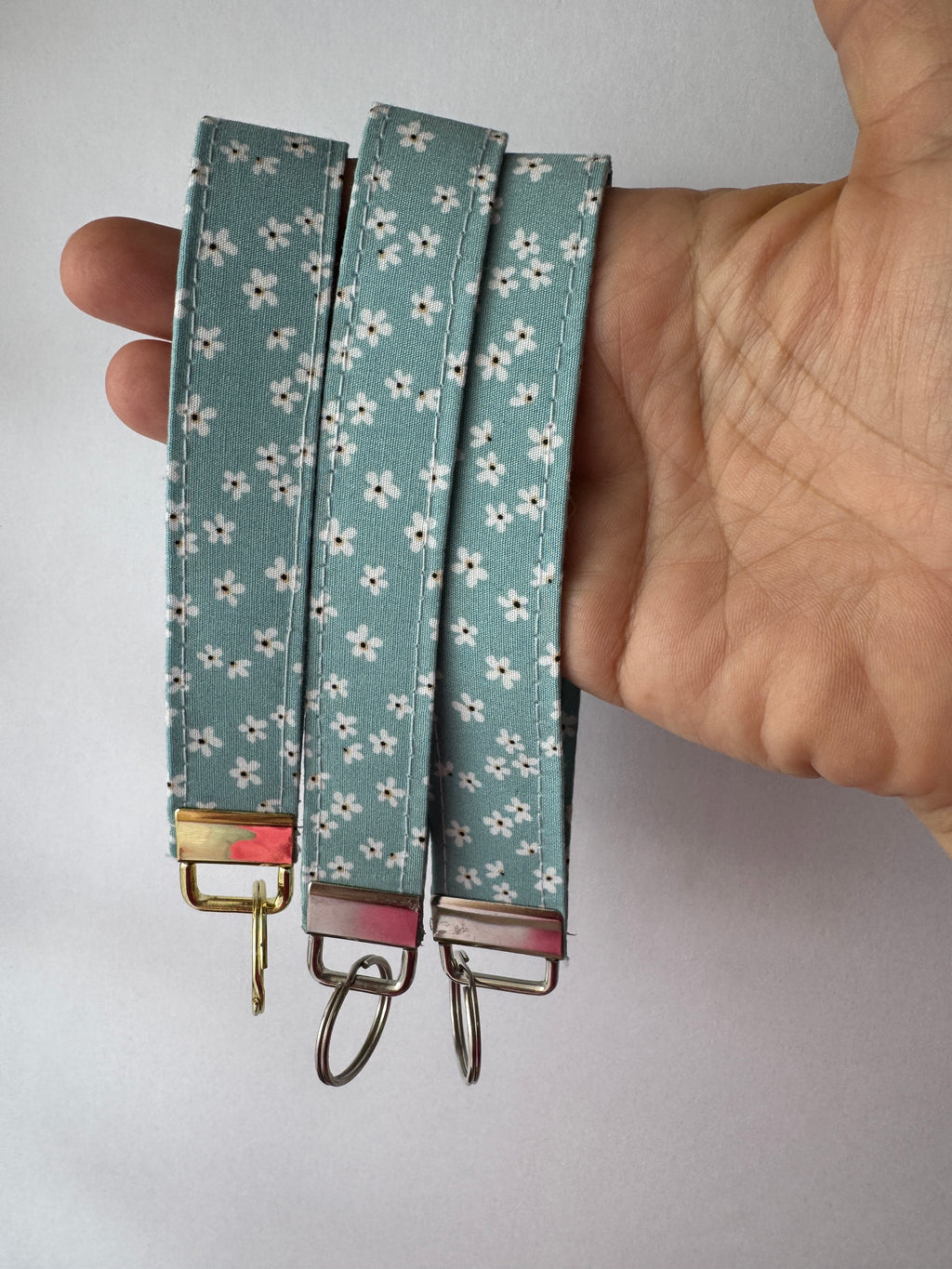 Daisy Daydream Wristlet Keychain