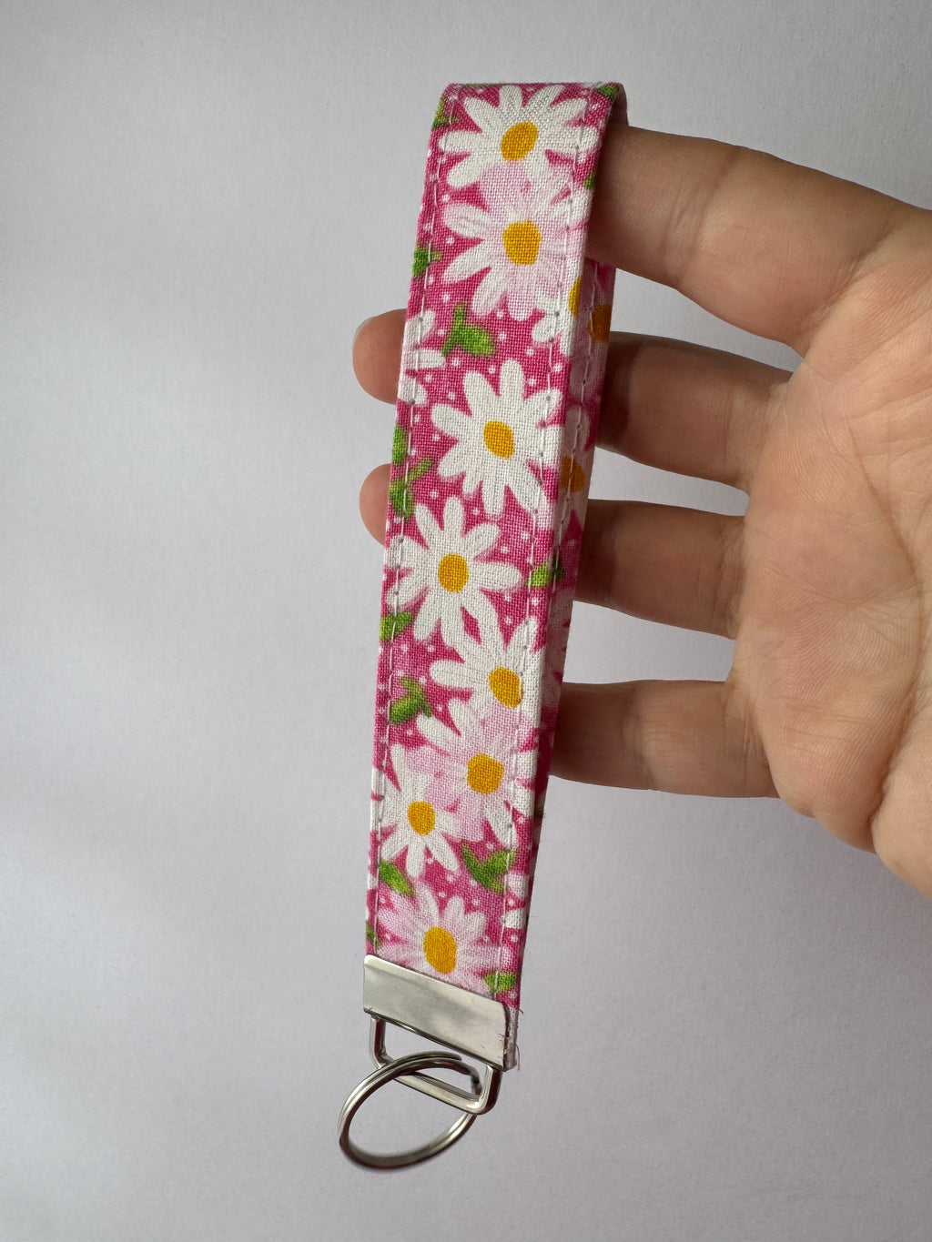 Daisy Pop – Handmade Fabric Wristlet Keychain