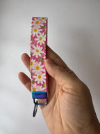 Daisy Pop – Handmade Fabric Wristlet Keychain