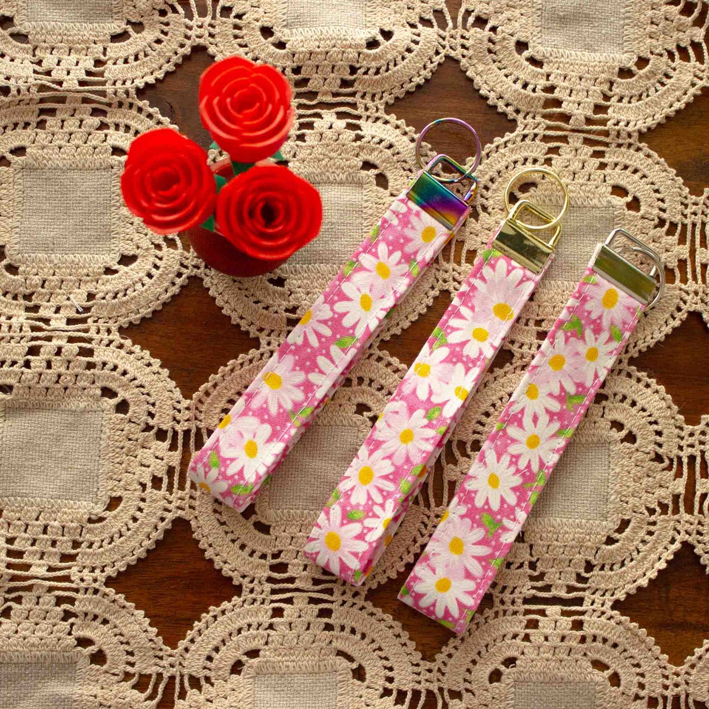 Wristlet_Daisy_Pop