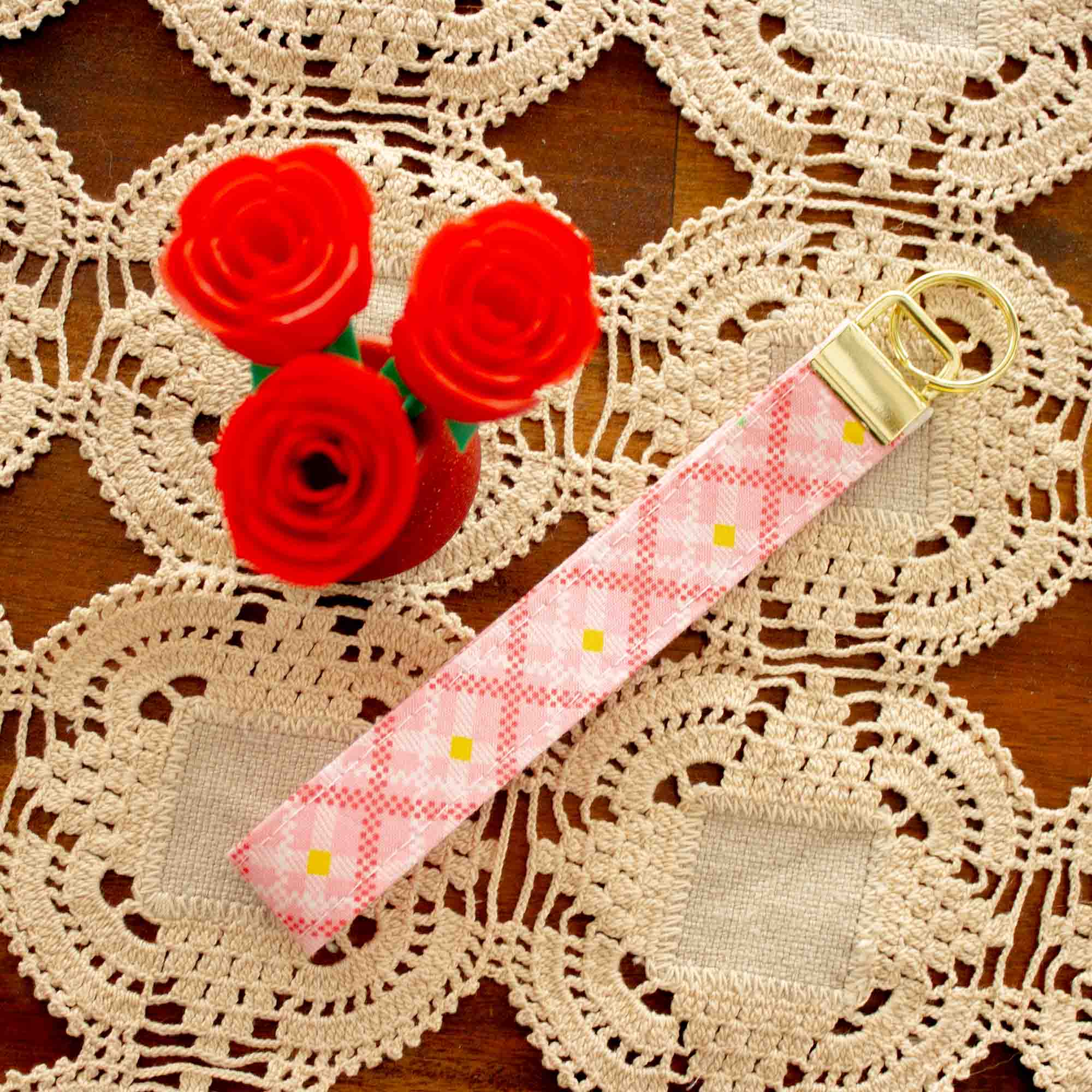 Wristlet_Gingham_Bloom