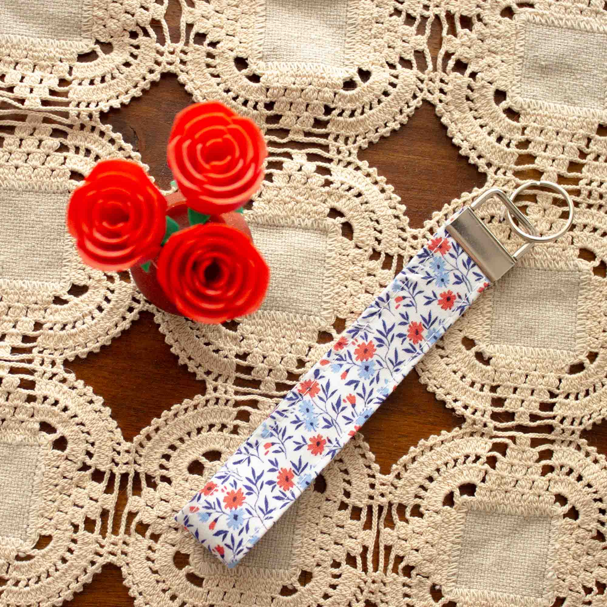 Wristlet_Pocketful_of_Posies